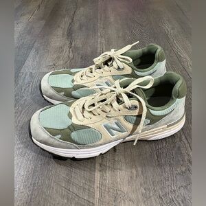NEW BALANCE x KITH 993 Spring 101 Womens Sneakers